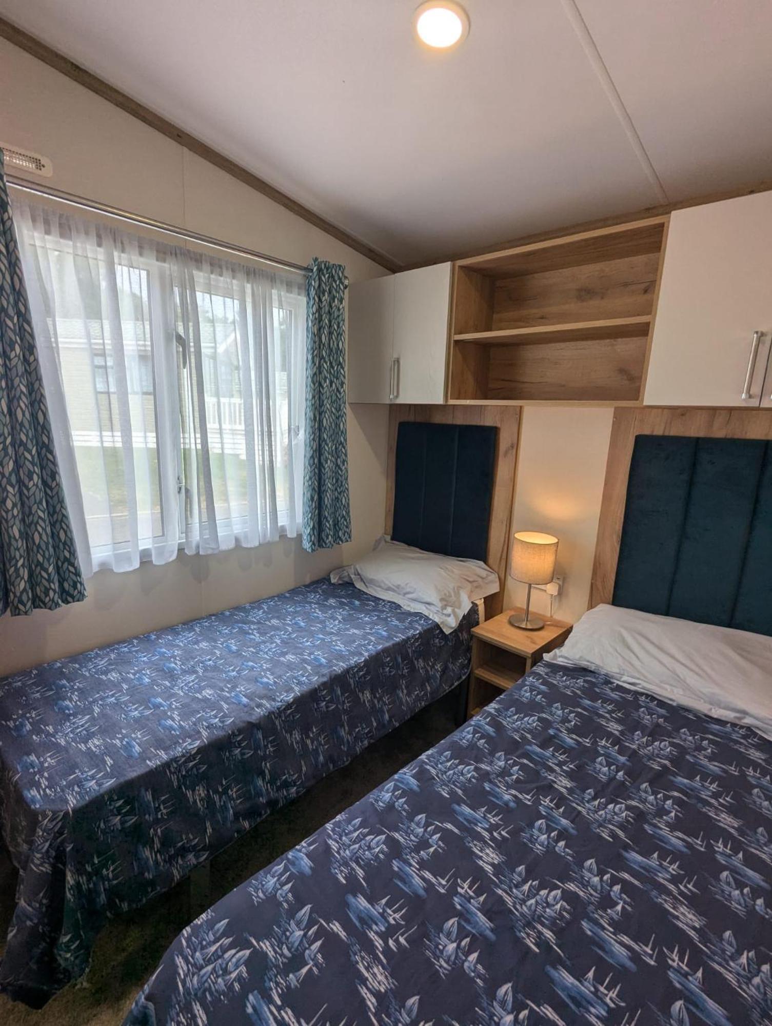 Spacious Comfortable Holiday Home With Unique Layout On 5 Star Shorefield Holiday Park Милфорд он Сий Екстериор снимка