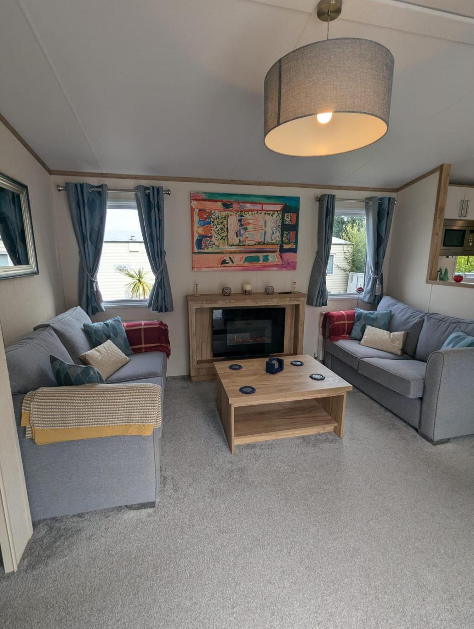 Spacious Comfortable Holiday Home With Unique Layout On 5 Star Shorefield Holiday Park Милфорд он Сий Екстериор снимка